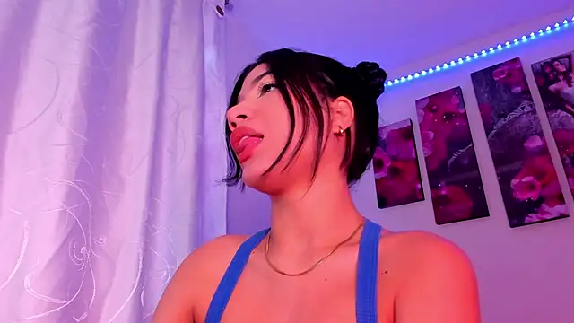 Alissarhys26 online show from February 2025 09:25:01 PM