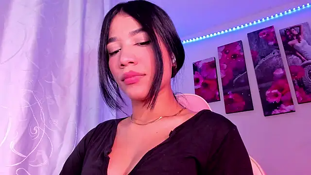 Alissarhys26 online show from February 2025 09:28:01 PM