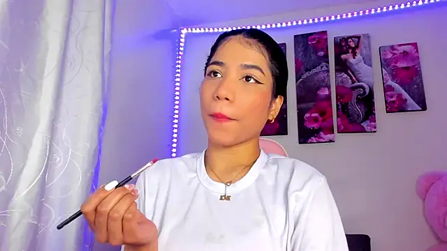 Alissarhys26 online show from December 2024 03:44:01 AM