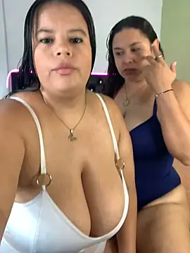 twocurvylatins online show from April 2026 09:05:02 AM