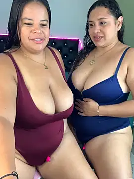 twocurvylatins online show from May 2026 10:20:02 AM