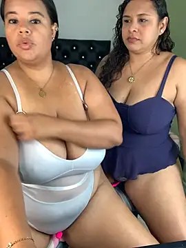 twocurvylatins online show from May 2026 02:34:02 PM