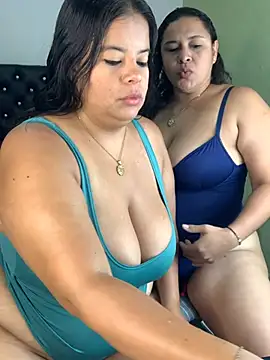 Snapshot of twocurvylatins chatting on June 2026 12:38:02 PM twocurvylatins online show from June 2026 12:38:02 PM