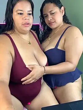 twocurvylatins online show from May 2026 09:40:02 AM