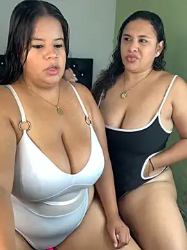 Snapshot of twocurvylatins chatting on June 2026 11:49:01 AM twocurvylatins online show from June 2026 11:49:01 AM