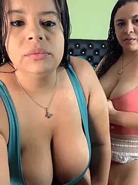 Snapshot of twocurvylatins chatting on November 2025 10:31:02 PM twocurvylatins online show from November 2025 10:31:02 PM