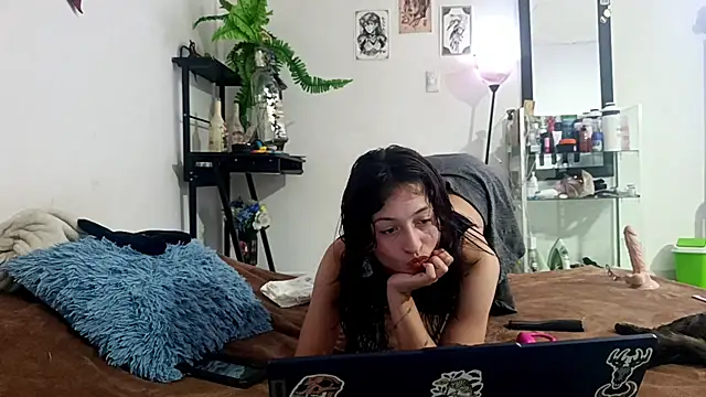 Snapshot of BrisaJones chatting on June 2026 07:22:02 PM BrisaJones online show from June 2026 07:22:02 PM