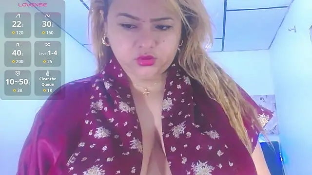 Snapshot of Charlotte_mh chatting on November 2025 06:39:02 AM Charlotte mh online show from November 2025 06:39:02 AM