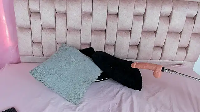 Emma Evelyn online show from February 2026 07:52:02 PM