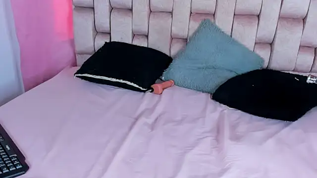 Emma Evelyn online show from September 2025 08:23:02 PM