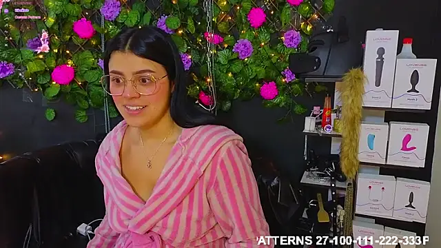 Sweett Mollyy online show from April 2026 04:35:01 PM