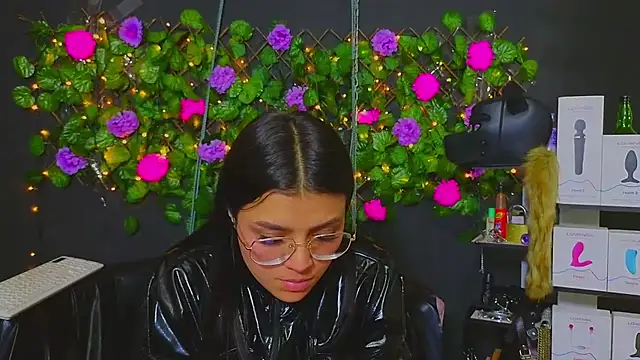 Snapshot of Sweett_Mollyy chatting on July 2026 11:24:02 PM Sweett Mollyy online show from July 2026 11:24:02 PM
