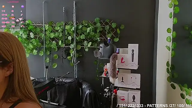 Snapshot of Sweett_Mollyy chatting on October 2025 07:33:01 PM Sweett Mollyy online show from October 2025 07:33:01 PM