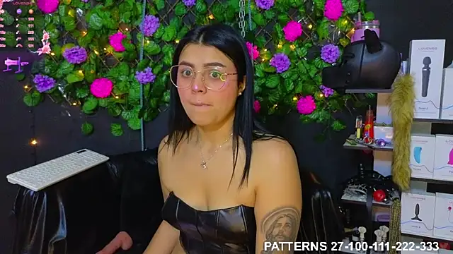 Sweett Mollyy online show from March 2026 11:28:01 PM