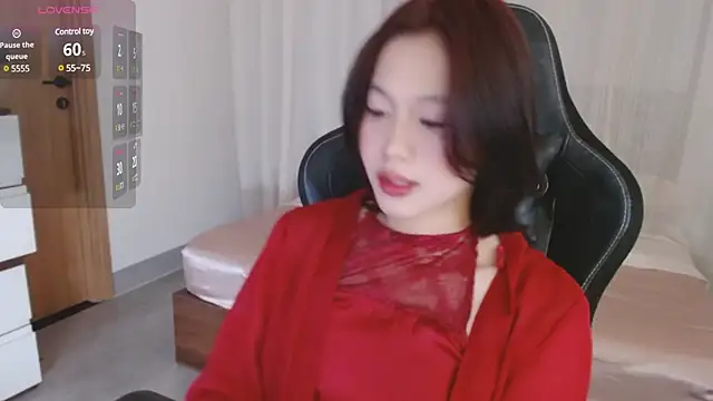 Snapshot of Lin_SiYee chatting on March 2025 01:50:02 AM Lin SiYee online show from March 2025 01:50:02 AM