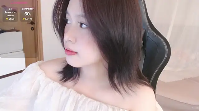 Snapshot of Lin_SiYee chatting on March 2025 07:13:02 AM Lin SiYee online show from March 2025 07:13:02 AM