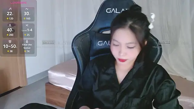 Snapshot of Lin_SiYee chatting on February 2025 02:35:02 PM Lin SiYee online show from February 2025 02:35:02 PM