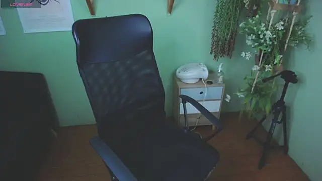 Fernanda   online show from November 2025 05:17:02 PM