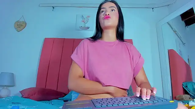 Snapshot of valen_rose0 chatting on February 2025 12:12:01 PM valen rose0 online show from February 2025 12:12:01 PM