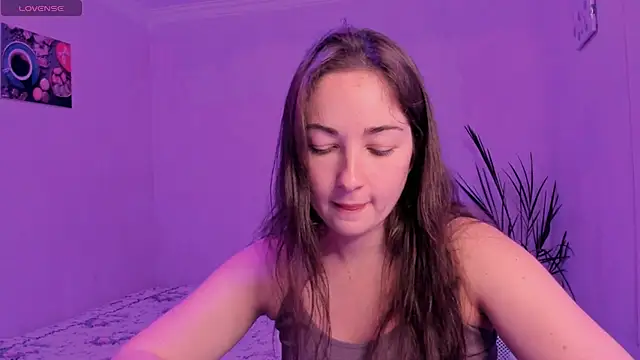 cClandesTina online show from October 2025 08:10:02 PM