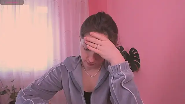 cClandesTina online show from March 2025 12:04:01 PM