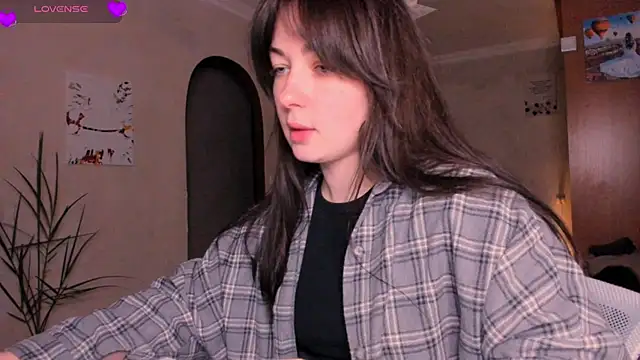 cClandesTina online show from March 2026 06:23:01 PM