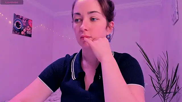 cClandesTina online show from October 2025 10:33:01 PM