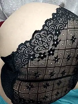 Haralushiaaa online show from November 2025 07:06:02 PM