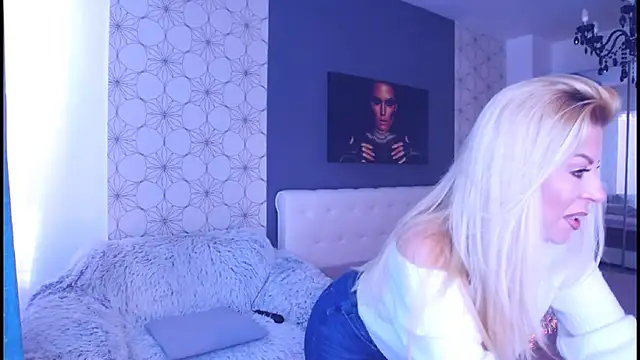 Snapshot of MaryMatiss chatting on February 2026 07:57:01 AM MaryMatiss online show from February 2026 07:57:01 AM