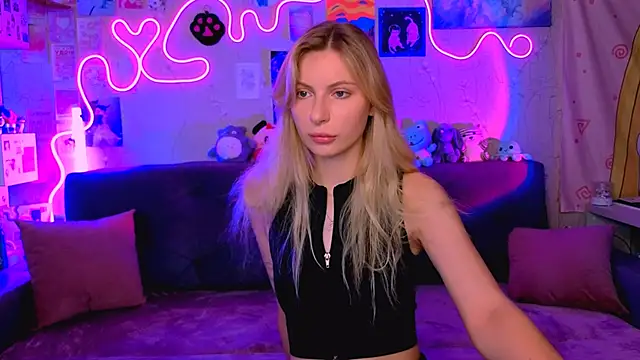 Maria Hunt online show from September 2025 06:31:02 AM