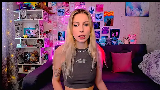 Maria Hunt online show from February 2025 04:06:01 AM