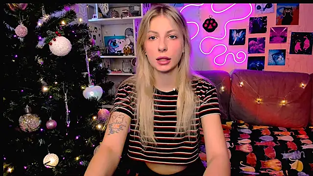 Maria Hunt online show from December 2024 03:47:02 AM