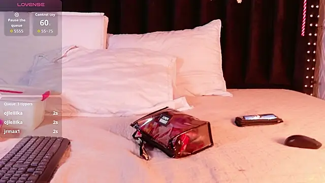 littleebluee online show from December 2025 02:49:01 AM