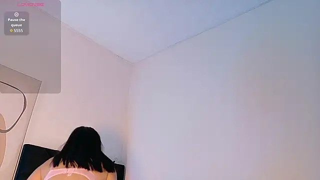 littleebluee online show from July 2026 07:58:01 PM