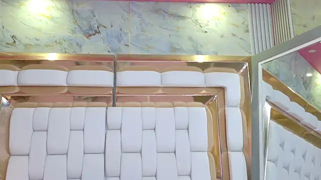 littleebluee online show from February 2026 07:48:01 PM