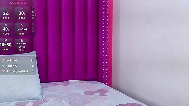 Snapshot of littleebluee chatting on October 2025 02:57:02 AM littleebluee online show from October 2025 02:57:02 AM
