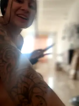 Snapshot of Pretty_Isadora chatting on November 2025 06:56:02 PM Pretty Isadora online show from November 2025 06:56:02 PM