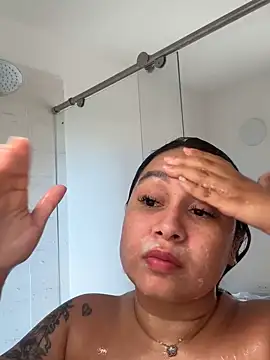 Pretty Isadora online show from February 2026 08:31:02 PM