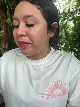 Pretty Isadora online show from February 2026 04:28:02 PM