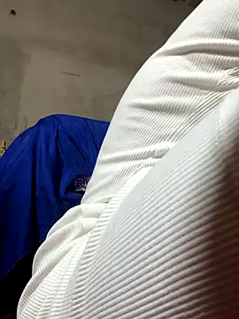 Snapshot of Pretty_Isadora chatting on November 2025 01:09:01 AM Pretty Isadora online show from November 2025 01:09:01 AM