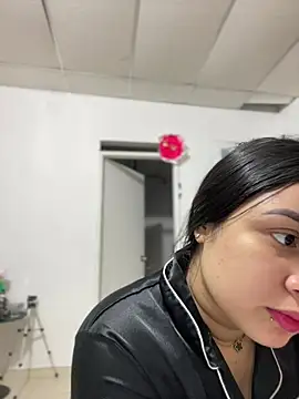 Pretty Isadora online show from March 2025 01:24:02 AM