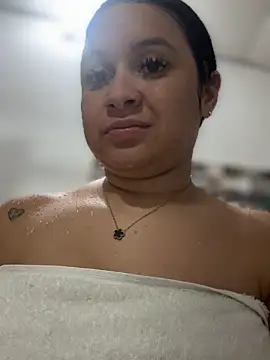 Snapshot of Pretty_Isadora chatting on November 2025 11:37:01 PM Pretty Isadora online show from November 2025 11:37:01 PM