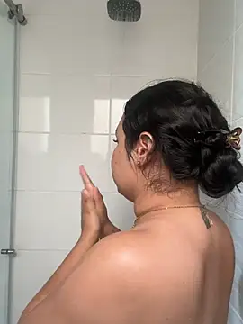 Pretty Isadora online show from July 2026 07:03:02 PM