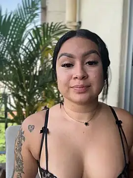 Pretty Isadora online show from February 2026 08:04:01 PM