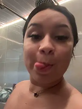 Pretty Isadora online show from January 2026 08:45:01 PM