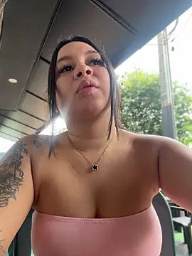 Snapshot of Pretty_Isadora chatting on November 2025 05:36:02 PM Pretty Isadora online show from November 2025 05:36:02 PM