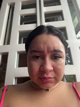 Pretty Isadora online show from March 2026 05:14:01 PM