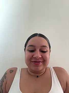Pretty Isadora online show from May 2026 08:40:02 PM