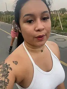 Pretty Isadora online show from March 2026 10:09:01 PM