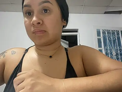 Pretty Isadora online show from February 2025 01:32:01 AM